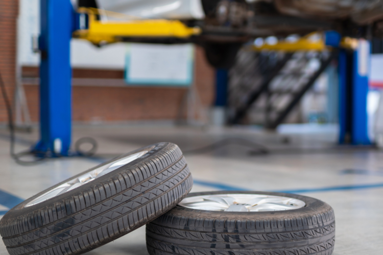 Pavimenti officina: rivestimenti continui e resistenti